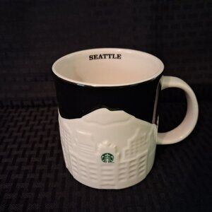 Starbucks Seattle Collector Series 3D Relief Black White Skyline 2012 16 oz Mug